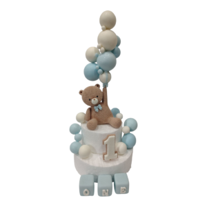 Adorno torta oso en altura con esferas
